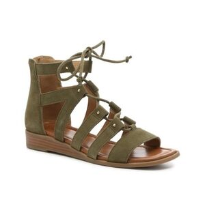 Crown Vintage Steralla gladiator sandal in an olive green faux suede 10M